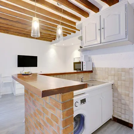 Daire Charming Apartment-1br-4p- Canal Saint-martin Paris